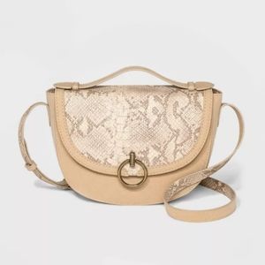 Universal thread sneak print nude crossbody